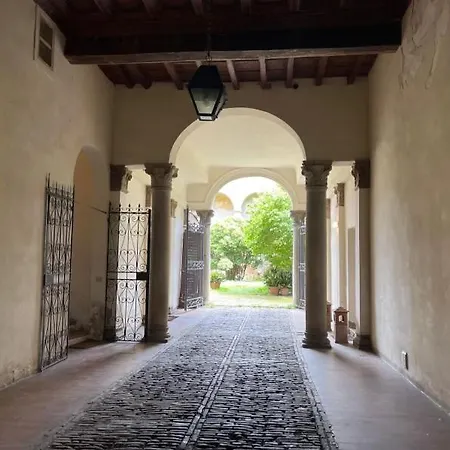 Loft Di Charme Con Travi Affrescate דירה פררה